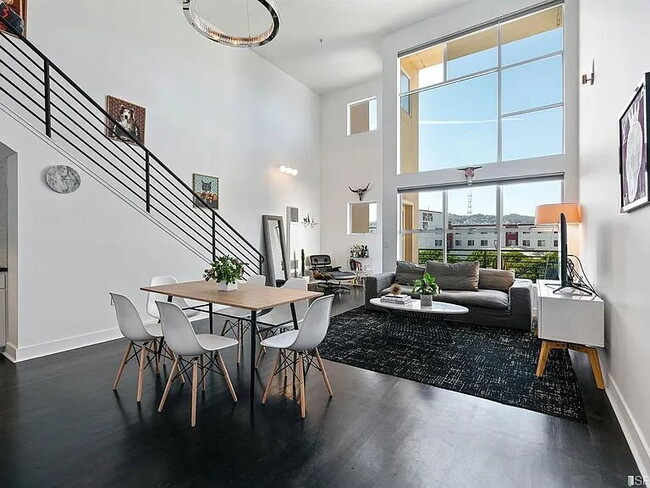 Building Photo - 298 Portola Dr