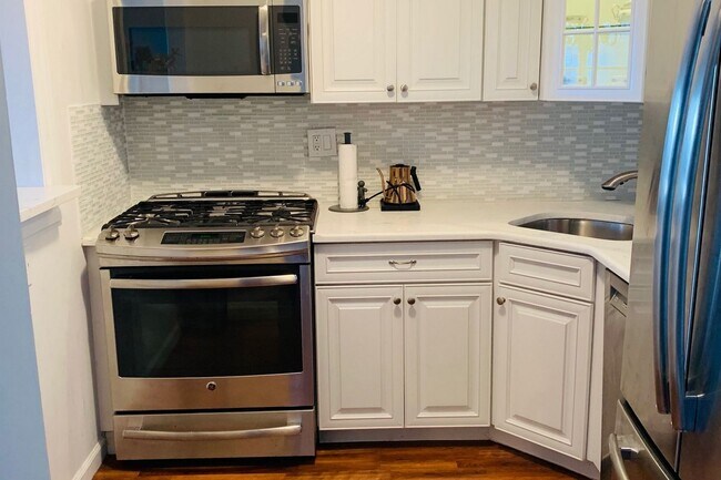 Foto del edificio - 2000 Linwood Ave