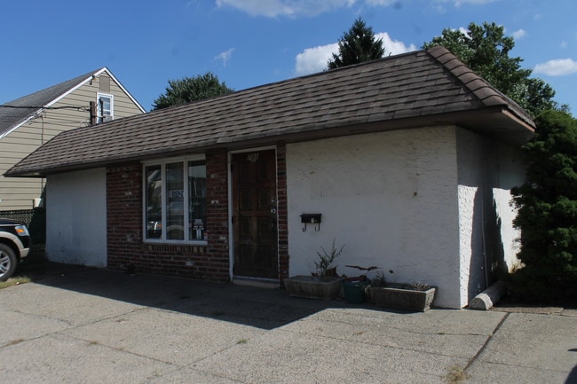 Building Photo - 701-705 Black Horse Pike