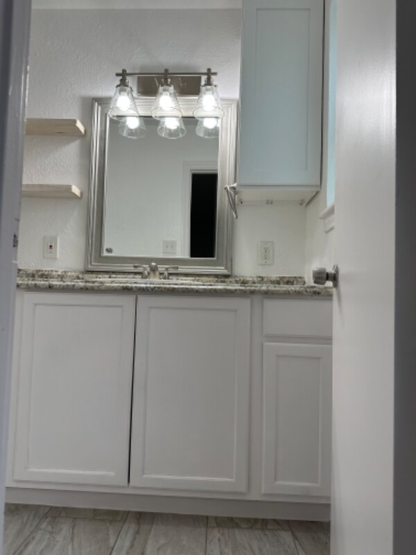 Foto del edificio - 6115 Standing Oaks Dr