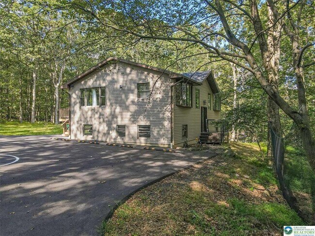 Foto del edificio - 115 White Oak Ct