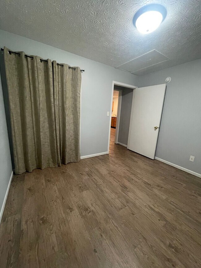 Foto del edificio - 1029 N 7th St