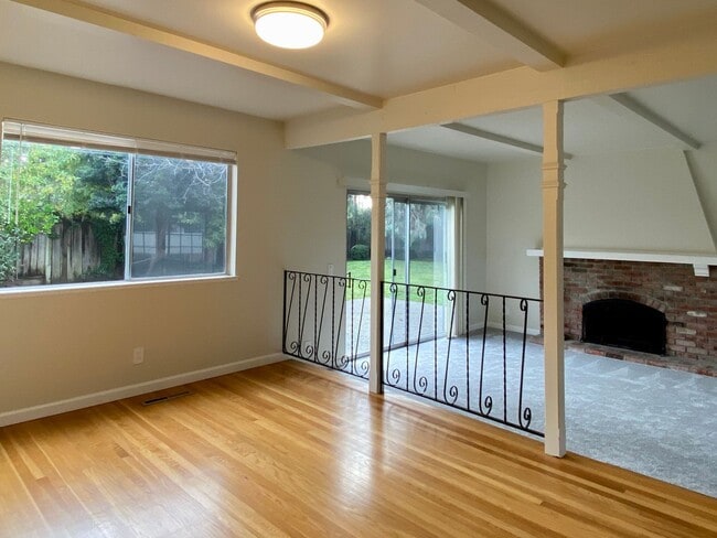 Building Photo - Spacious and remodeled 4 Bedroom, 2.5 Bath...