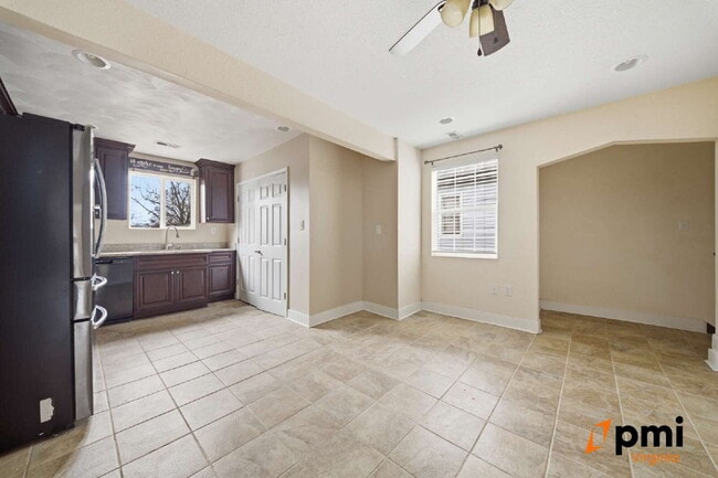 Building Photo - 4 BEDROOM 2 BATH RENOVATED HOME IN NORFOLK, PETS ACCEPTED