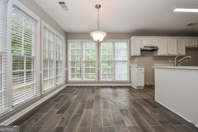 Foto del edificio - 3138 Ashbury Ln