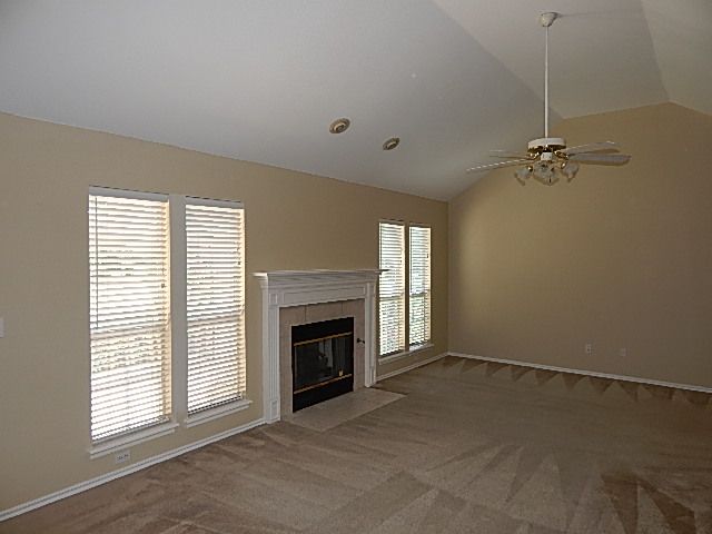 Building Photo - 11415 S Mulberry Cir