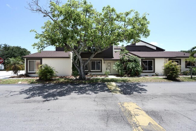 Building Photo - 5280 Bosque Ln