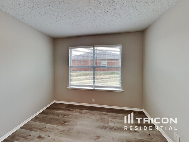 Building Photo - 604 Lakeview Drive Red Oak TX