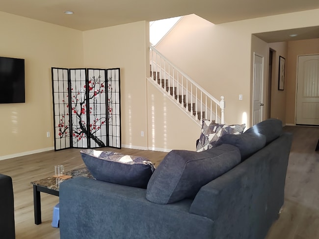 Building Photo - 5867 Berryhill Dr