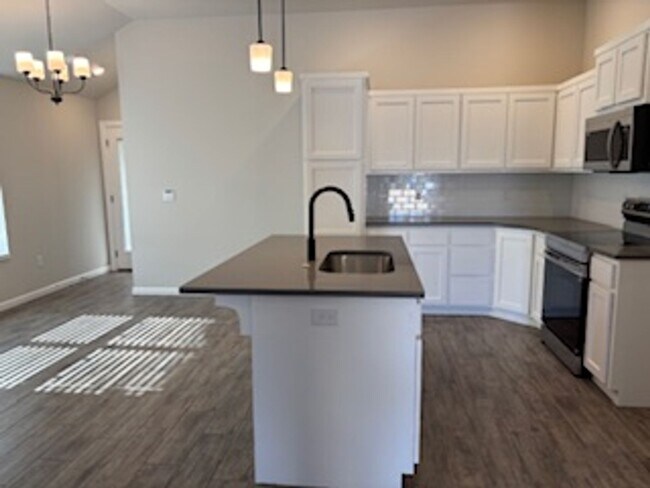 Foto del edificio - Beautiful New Home - First Month Free!
