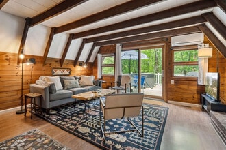 Building Photo - 51 Lake Pines Cir Building Photo - 51 Lake Pines Cir