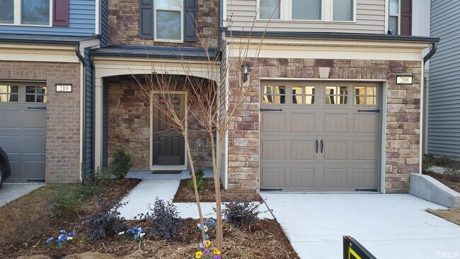 Building Photo - 208 Olivet Loop