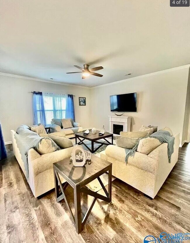 Building Photo - 330 Fenrose Dr