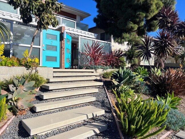 Stylish townhouse-style - 2233 Manchester Ave