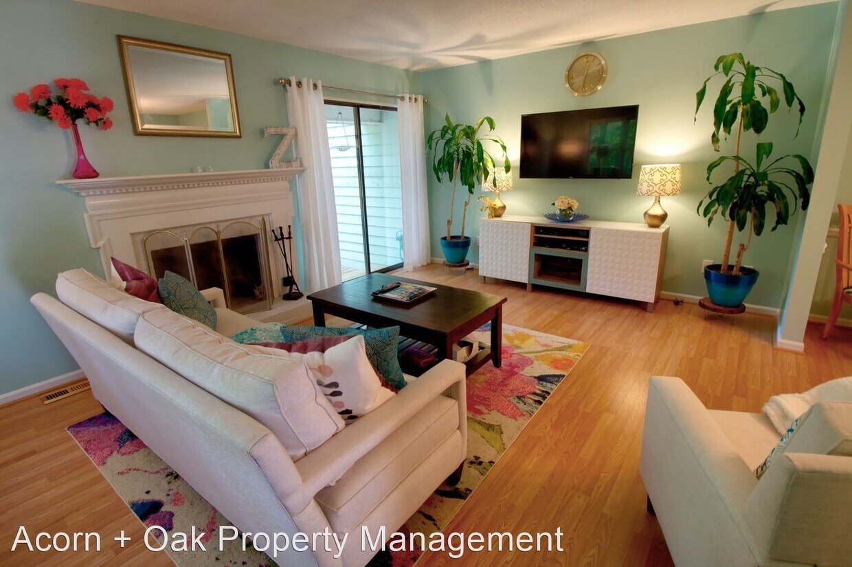 Primary Photo - 2 br, 1.5 bath House - 5719 Pool Side Dr
