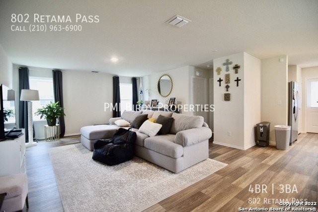 Building Photo - 802 Retama Pass San Antonio, TX