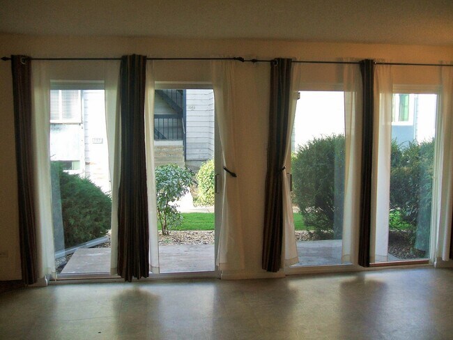 Foto del edificio - 3373 S Monaco Pkwy