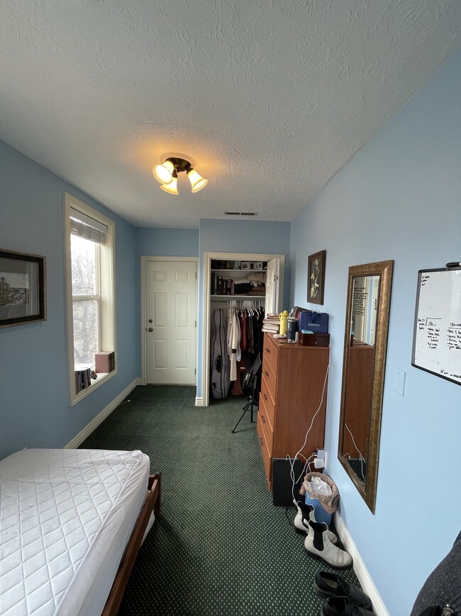 Building Photo - 486-1 E 3rd Ave