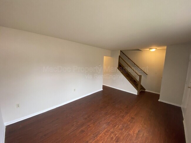 Foto del edificio - 928 Bellows Ave