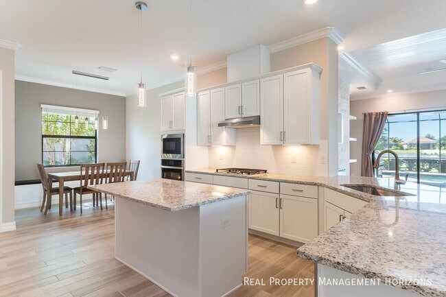 Foto del edificio - 7036 Highgate Ln
