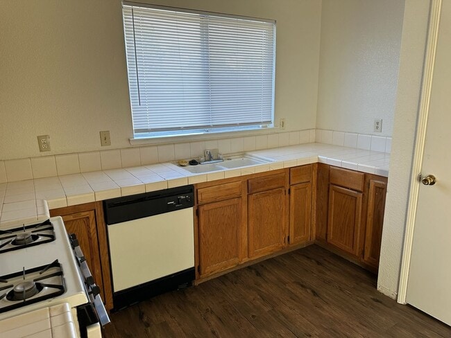 Foto del edificio - 1948 E Pershing Ave