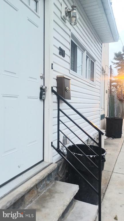 Primary Photo - 2609 Deacon St