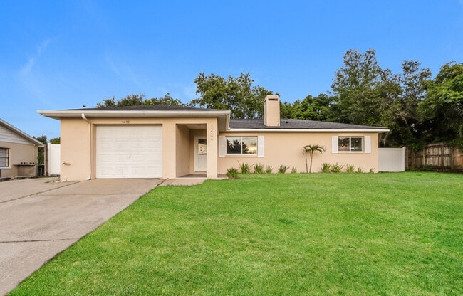 Building Photo - 5404 Deltona Blvd Building Photo - 5404 Deltona Blvd