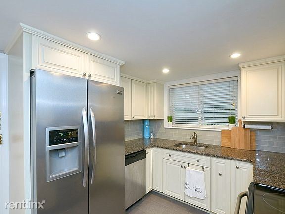 Building Photo - 2 br, 1 bath House - 60 Bryon Rd Apt 2
