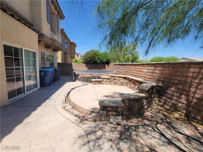 Building Photo - 8252 Settlers Inn Ct