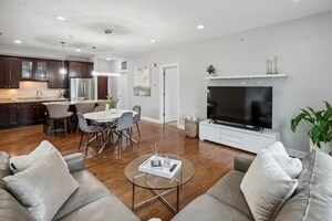 Building Photo - 645 Custer Ave