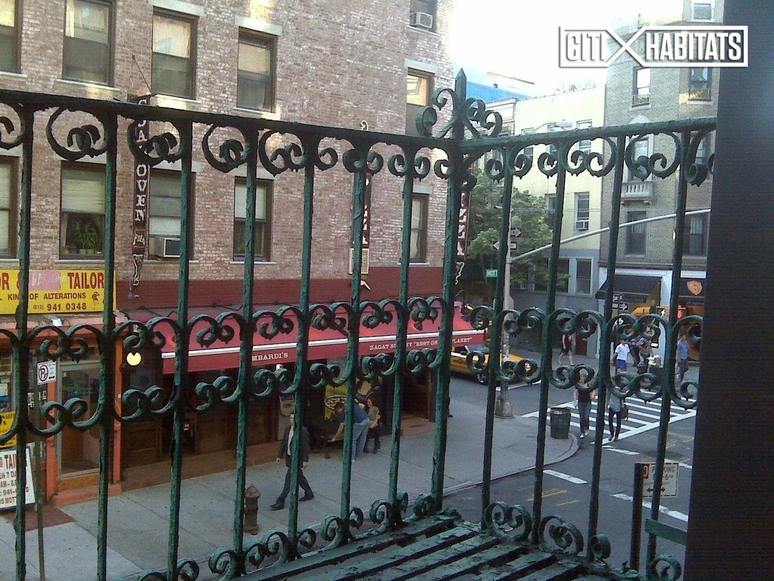 Primary Photo - 202 MOTT St