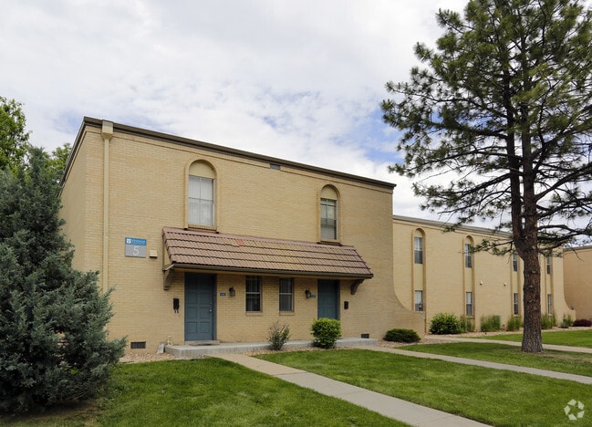 Building Photo - The Ventana at Colorado Station