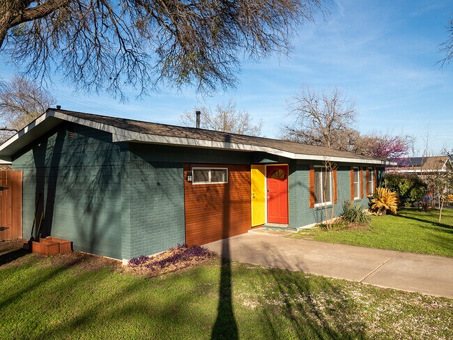 Foto del edificio - 2400 Devonshire Dr