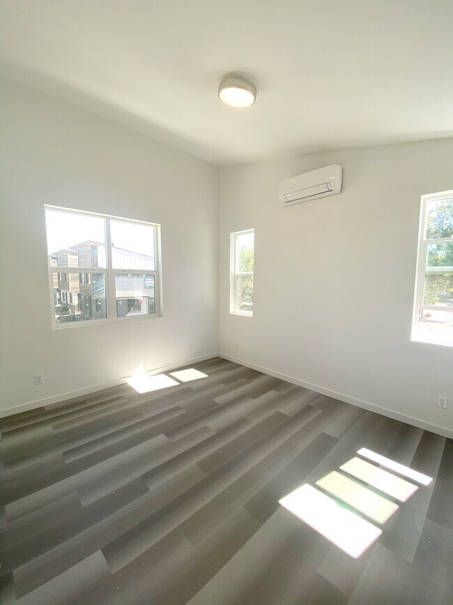 Foto del edificio - 1065 Haskell St