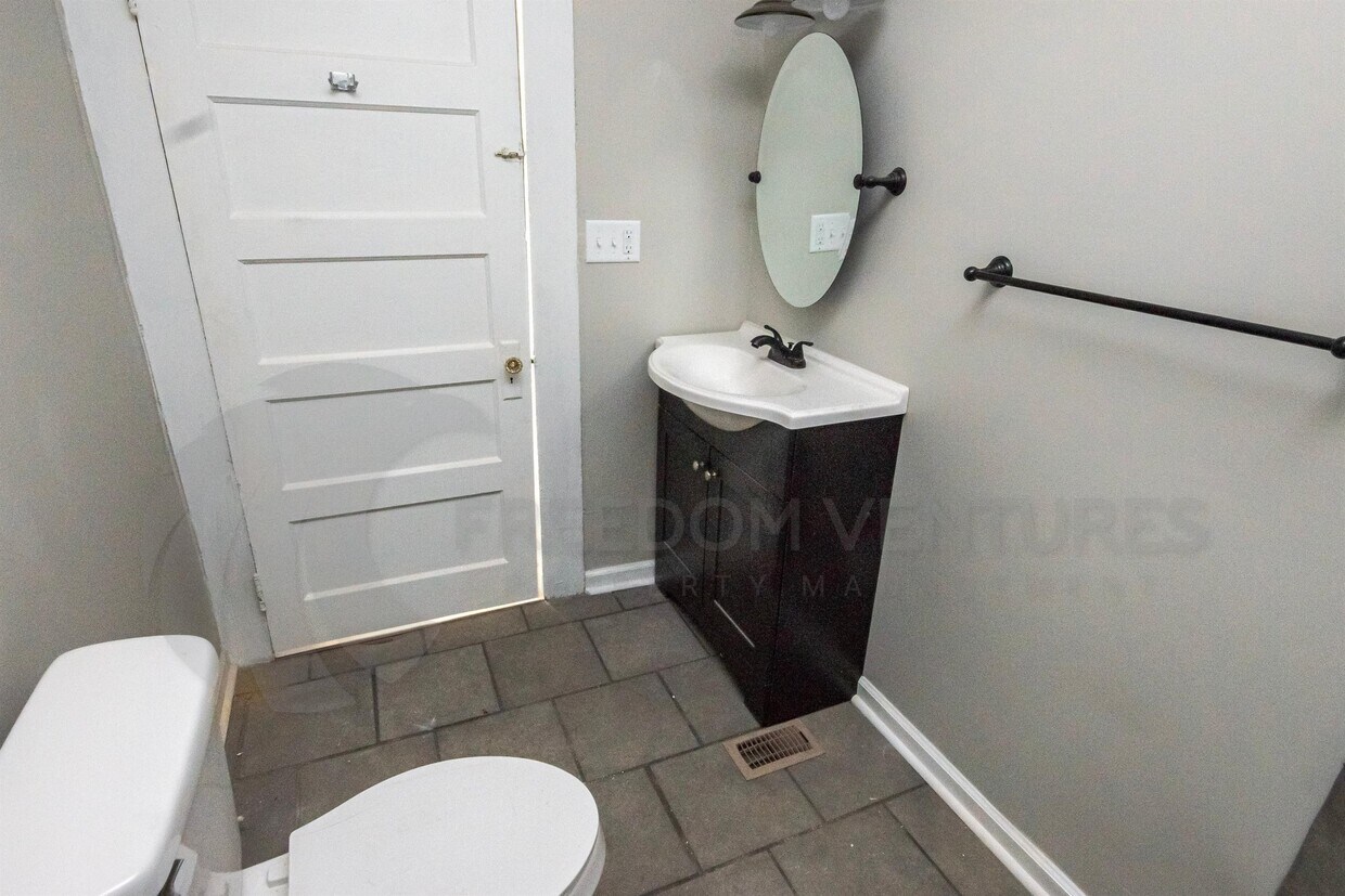 2033 28th Ave N, Hueytown, AL 35023 House for Rent in Hueytown, AL