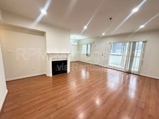 Foto del edificio - 843 Hayworth Ave