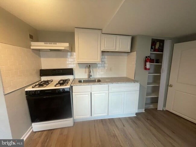 Building Photo - 510 2nd St