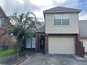 Building Photo - 443 N Rivershire Dr