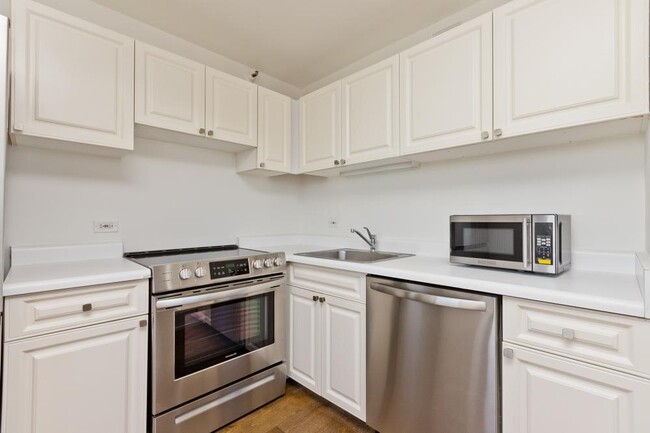 Foto del edificio - 1 bedroom in Chicago IL 60613