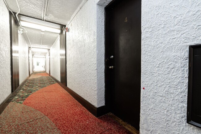 Building Photo - 100 Vaughan Rd