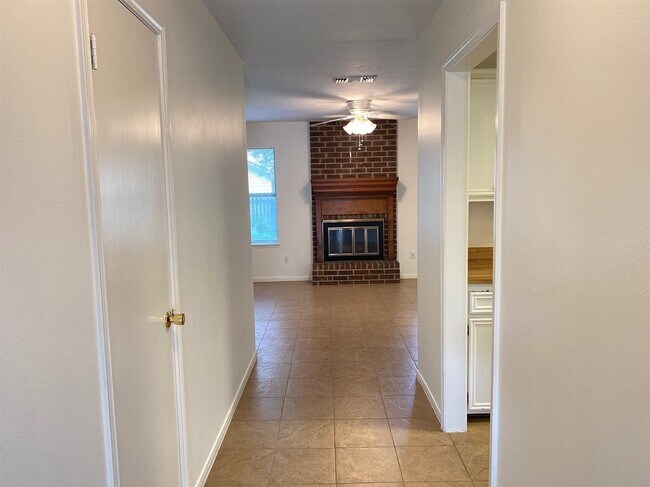 Foto del edificio - 2733 Davis Ave