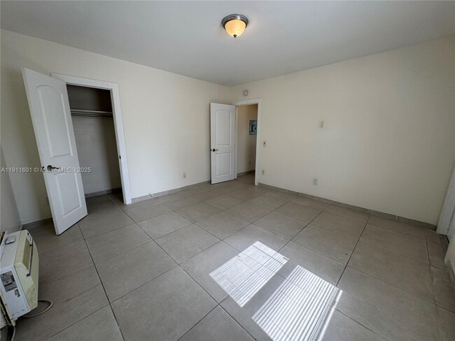 Building Photo - 1711 Fillmore St