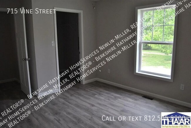 Foto del edificio - Clinton, Indiana - Three-Bedroom, Two-Bath...