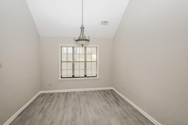 Foto del edificio - 4470 Garrison Ave