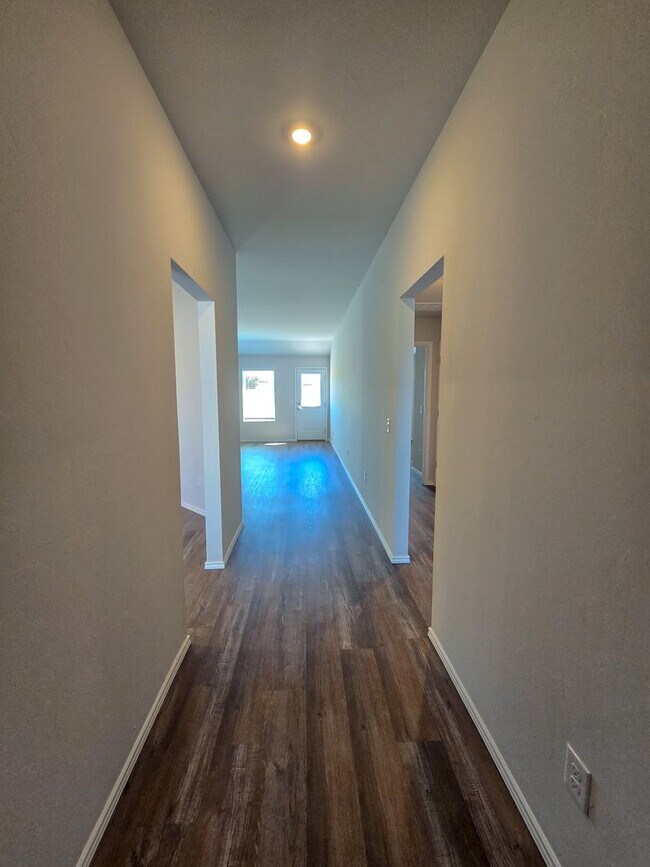 Foto del edificio - New Construction Home in Grove School District- 3 Bedroom 2 Bath
