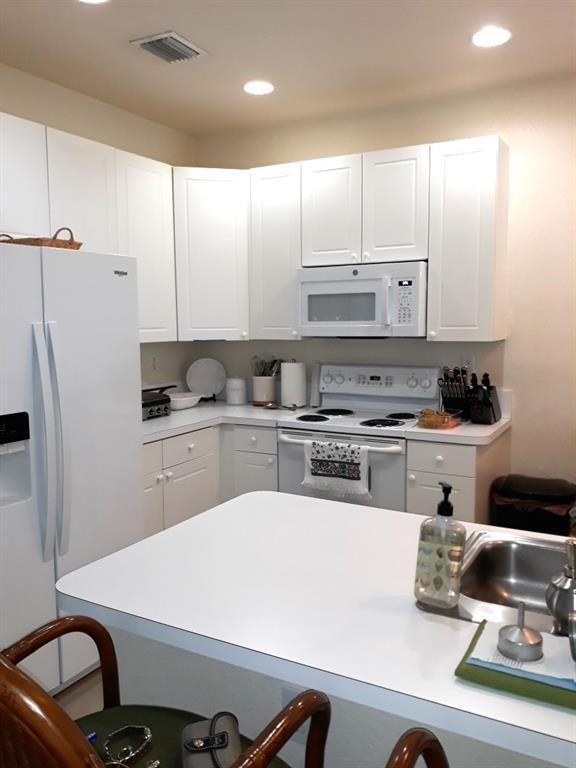 Foto del edificio - 3349 Merrick Ln