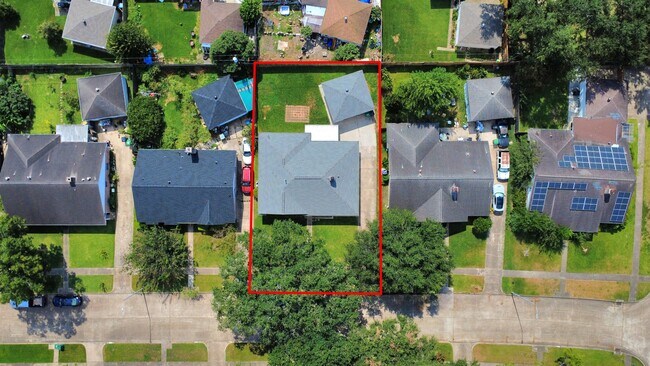 Foto del edificio - 7710 Colony Dr