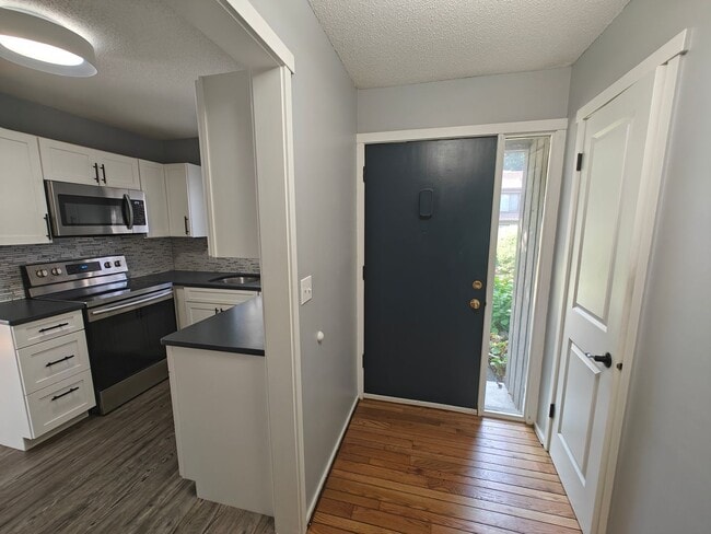 Building Photo - 351 Heritage Vlg
