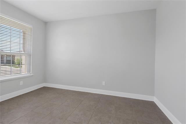 Building Photo - 2136 Mulberry Dr