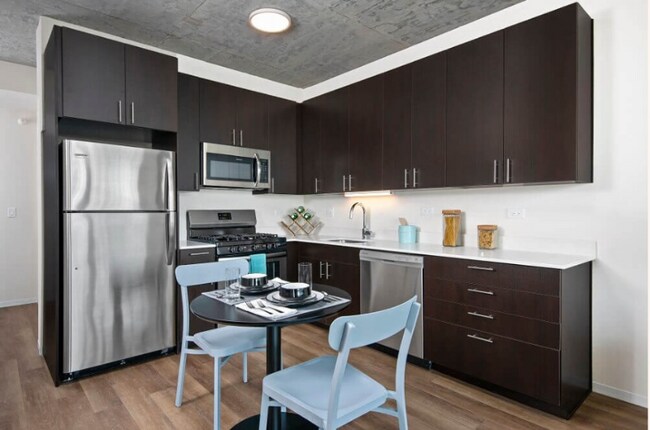 Building Photo - 58 E 14th St